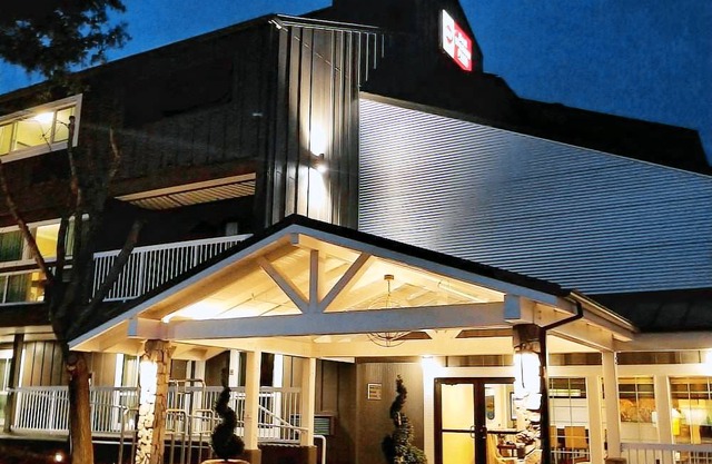 Best Western Plus Inn at the Vines