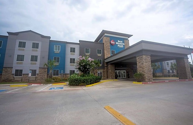 Best Western Plus Seabrook Suites