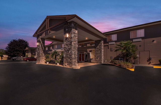 Best Western University Inn & Suites