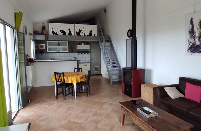 Between sea and mountains