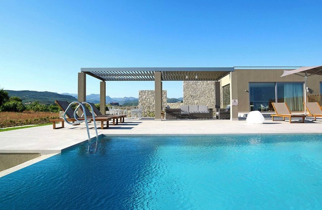 BH445 - B25 - Villa Chania