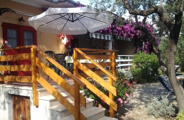 BIANCO three-room apartment surrounded by the nature of the Tuscan countryside