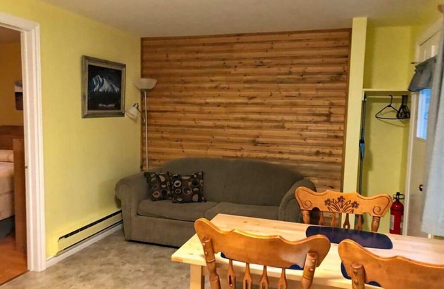 Bide-A-While - 2 Bedroom Cottage Forest & Lake PEI Cottages