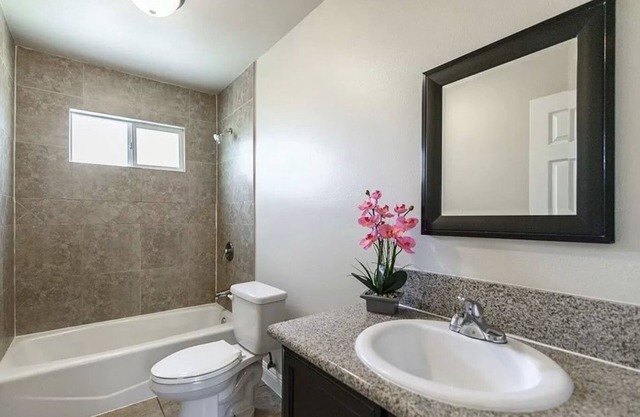 Big Cozy Duplex Home