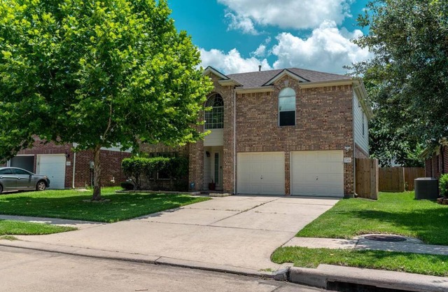 ~ Big Family Home near 99/i10/kid friendly~