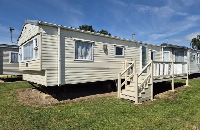 Bijou - 2 bedrooms with decking sleeps 6