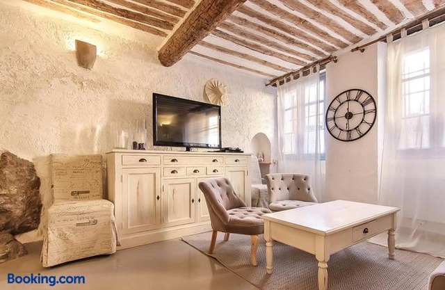Bijou Apartment in Safranier - Old Town Antibes