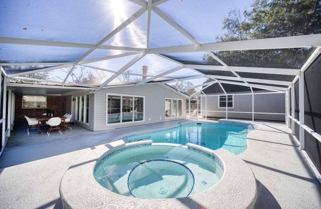 ~Billiard Abode Sleeps 12 Heated Pool & Spa~