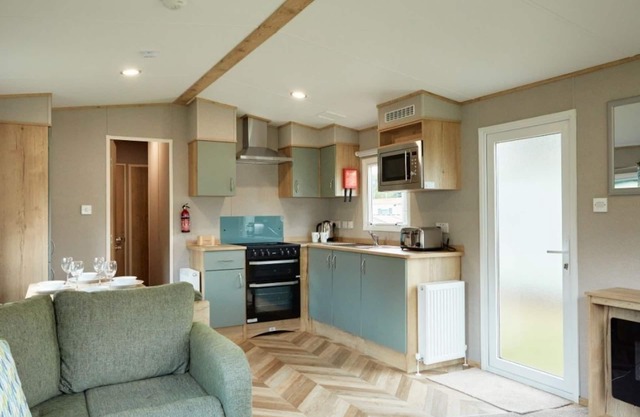 Billing Aquadrome Silver 3 Bed Caravan CD42