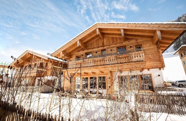 Birnbaum Chalet Kreuzkogel with swimming lake and garden