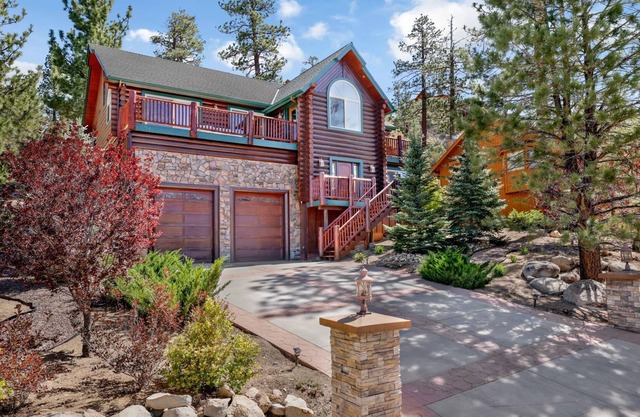 Black Bear Castle by Big Bear Vacations | Hot Tub | Games | Luxe Log Cabin