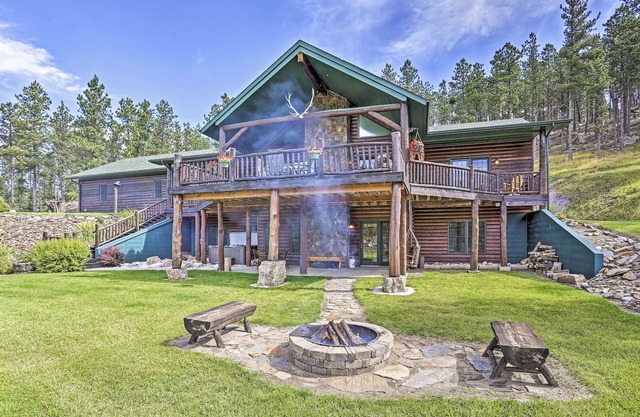 Black Hills Cabin: Hot Tub, Fishing Pond & Deck