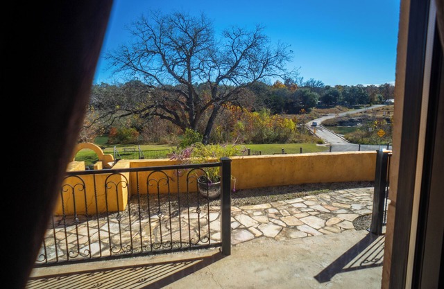 Blanco Riverside Cottages & RV