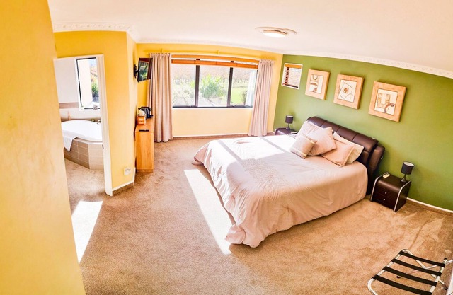 Blenheim's best kept secret, Luxury B&B lodge - Champagne Room