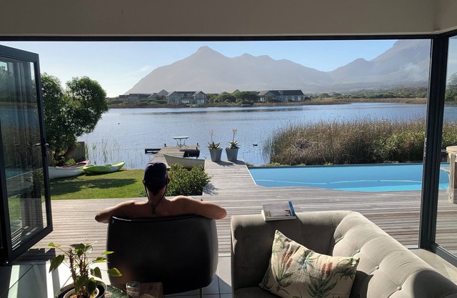 Blissful Lake Living, the ultimate break