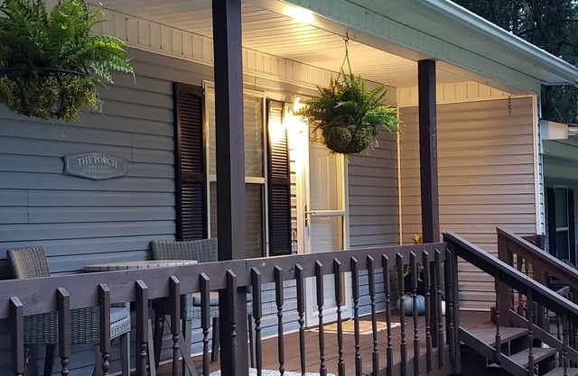 Blue Haven Bungalow of the Smokies East TN 's Best Getaway Home away from Home