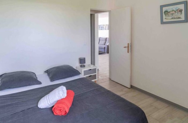 Blue Lagoon, beach access