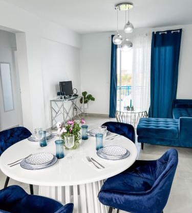 BLUE LATSI