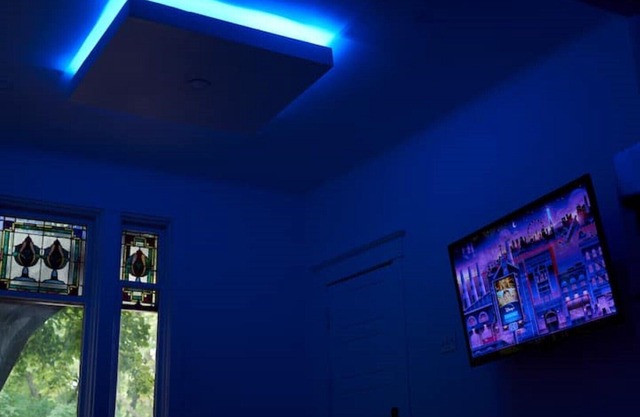 BLUE LOFT LOUNGE⭐️LAFONTAINE PARK⭐️DOWNTOWN