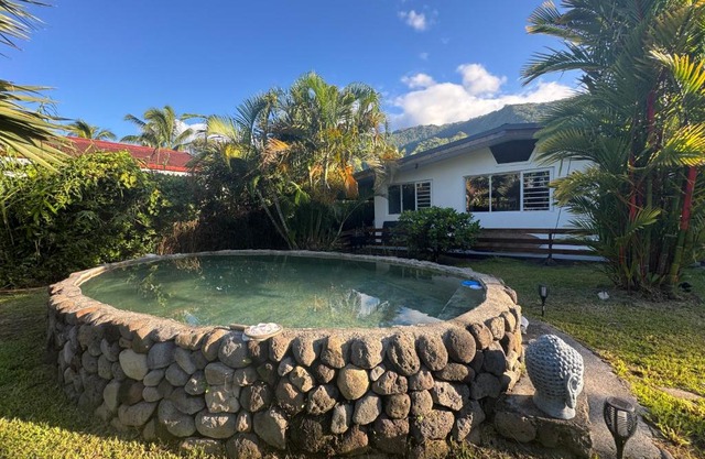 Blue Moana Lodge