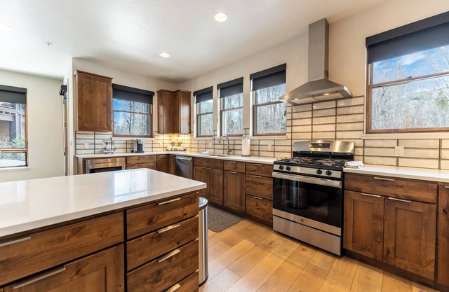 Blue R Flats Bld 4 #101