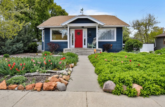 Blueberry bungalow, near DeerValley, sleeps5, pets