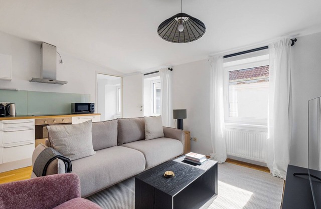 Blueground | Hernals, view, nr Vienna Woods