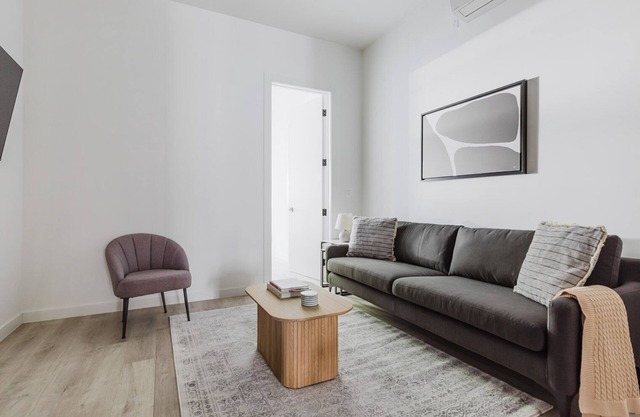 Blueground | Williamsburg 2bd apartment