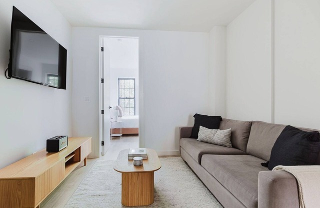 Blueground | Williamsburg, washer, nr East River Park