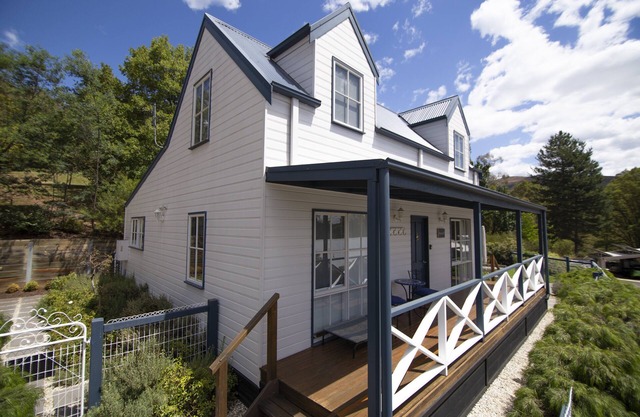 BlueMill Cottage Bright - The Complete Luxury Getaway