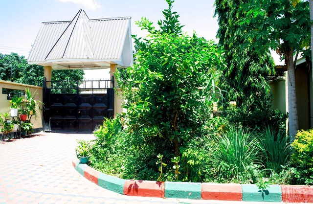 Bomang'ombe 2 room with breakfast