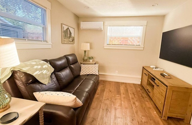 Bonifacio Oasis | Entire Private Apartment