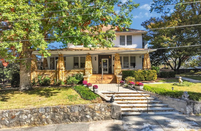 Bonnie Haven | Historic 10 BR Home in Downtown Hendersonville
