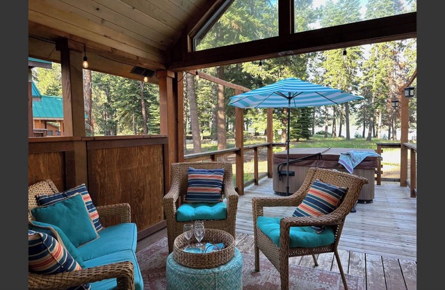 BookStayHop -#51 Cabin on Hyatt Prairie Rd. Hot Tub w/Beautiful Mountain Views!