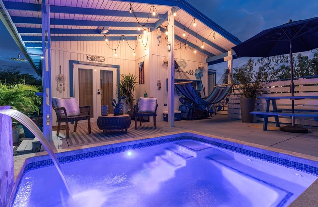 @ BOQUERON Santorini cozy Cottage, full AC, private heated pool, sleeps 6
