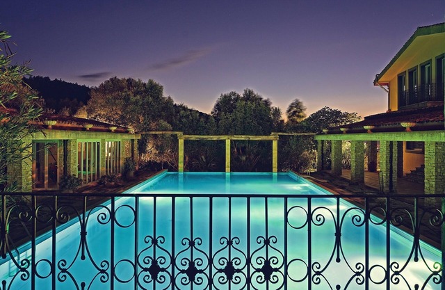 Borgo Paradiso for 8/10 people