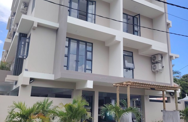 BoTree Abode - Two bedroom apartment with AC in Flic en Flac close to the beach