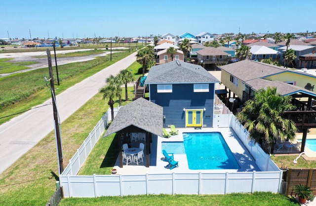 Boujee Pelican by AvantStay | Pool+Game Room+Views