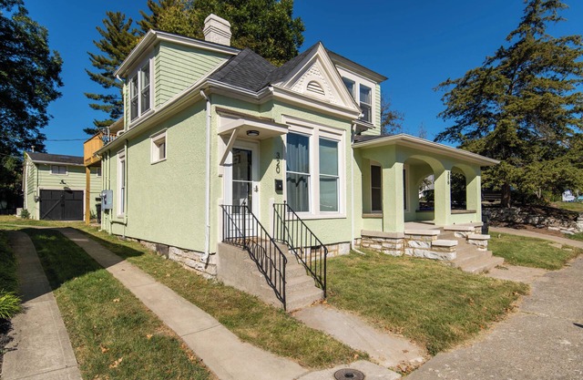 Bourbon Trio: Walkable to Restaurants, bars, shops and the Capitol building