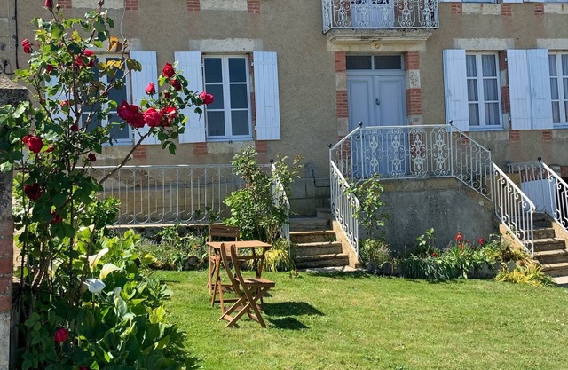 Bourgeois house in a quiet and relaxing Gascon village