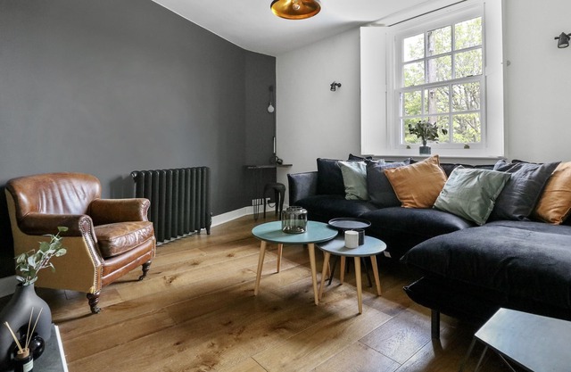 Boutique Cotswold house with hot tub