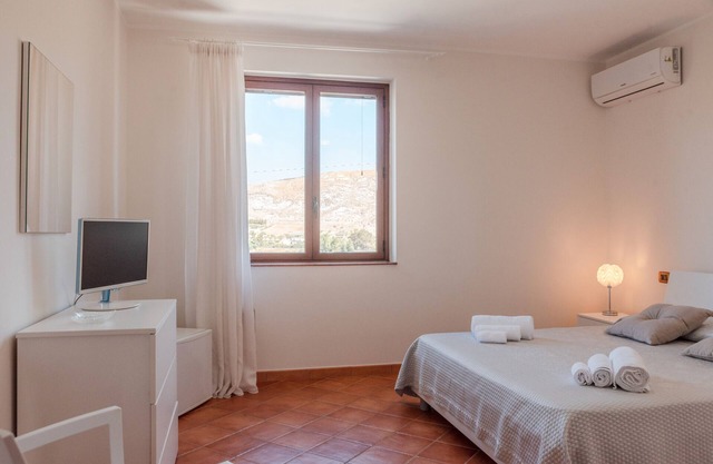 'Bovo Marina' Room with Sea View, Shared Terrace and Air Conditioning