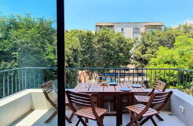 Brand New 2 Bedrooms Near the Beach TL55