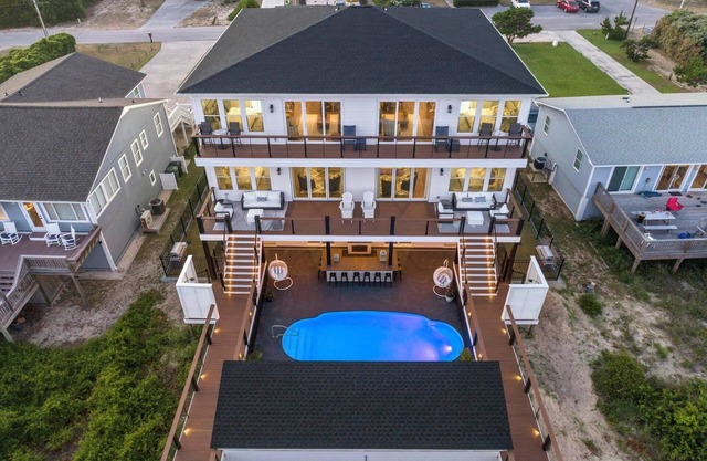 Brand New 2024 Oceanfront 10BR Duplex! Pool, Tiki Bar, Stunning Luxury Awaits!