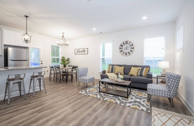 Brand new, cozy, modern, close to Duke Hospitals and DPAC