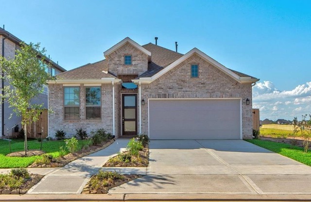 Brand new fully furnished 4 bed/ 3 full baths single house in Sienna Plantation