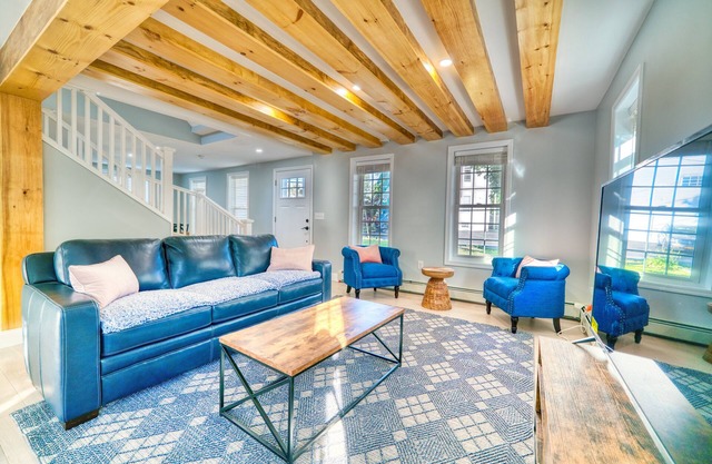 Brand New House w gated backyard that is located right at the Saugerties Village