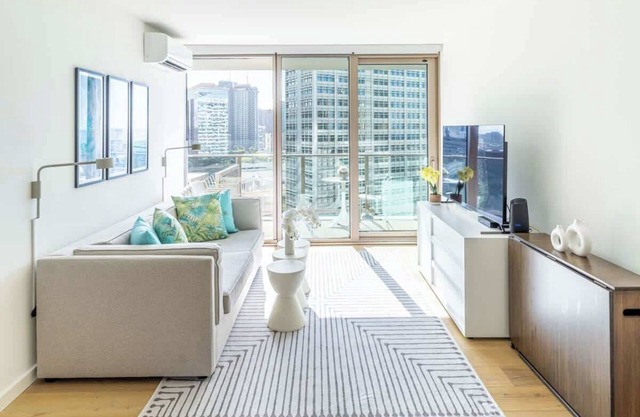 Brand New! Luxurious Sky Ala Moana 2 Bed 2 Bath