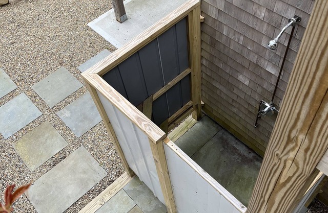 Brand New, Modern and Cozy 1 bedroom, 1 bath cottage! Secluded and convenient.