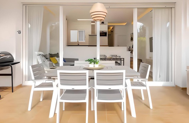 Brand new refurbished! House with garden and BBQ 5min from Arenal dén Castell beach